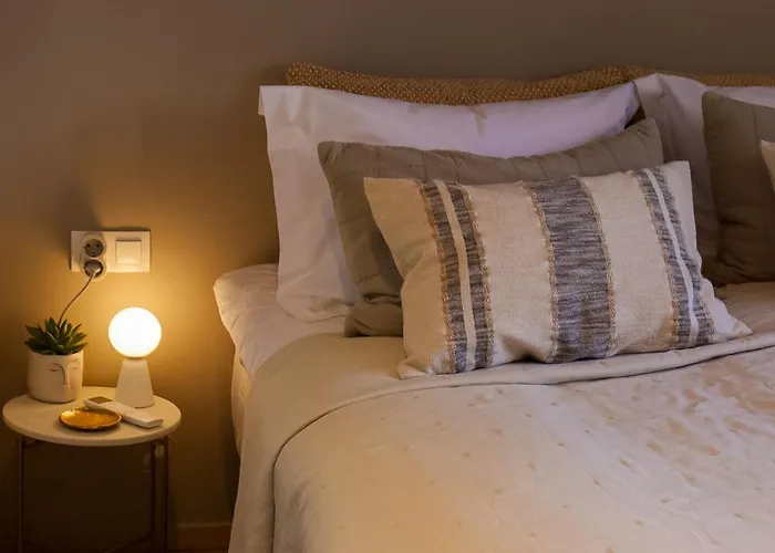 Acropolis Deluxe 2Br Apartment
