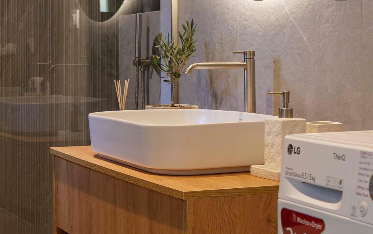 Acropolis Deluxe 2br *